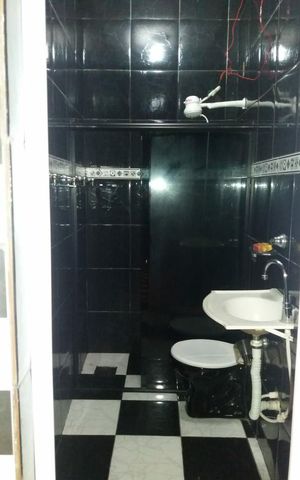 Casa à venda com 60m², 1 quarto e sem vaga Casa à venda com 60m², 1 quarto e sem vagaBanheiro