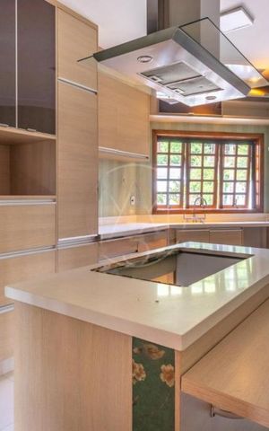 Casa de condomínio à venda com 538m², 6 quartos e 6 vagas