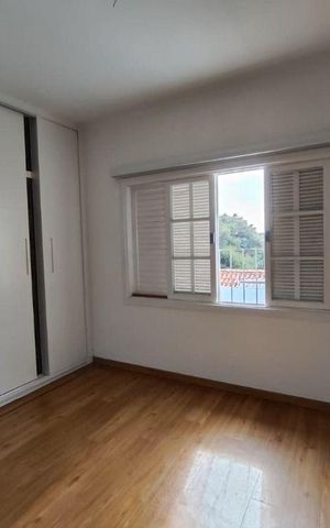 Casa à venda com 300m², 3 quartos e 3 vagas