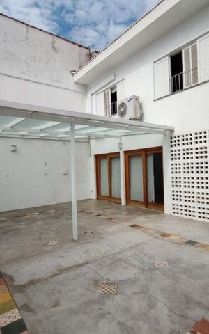 Casa à venda com 300m², 3 quartos e 3 vagas