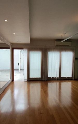 Casa à venda com 300m², 3 quartos e 3 vagas