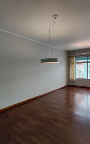 Casa à venda com 300m², 3 quartos e 3 vagas