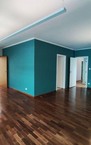 Casa à venda com 300m², 3 quartos e 3 vagas