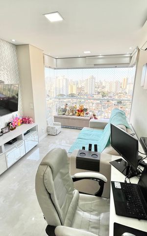 Apartamento à venda com 105m², 2 quartos e 2 vagasSala