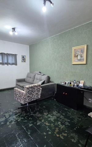 Casa à venda com 360m², 3 quartos e 3 vagas Casa à venda com 360m², 3 quartos e 3 vagasSala