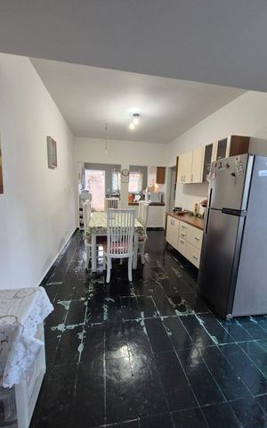 Casa à venda com 360m², 3 quartos e 3 vagas Casa à venda com 360m², 3 quartos e 3 vagasCozinha