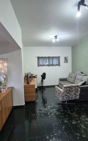 Casa à venda com 360m², 3 quartos e 3 vagas Casa à venda com 360m², 3 quartos e 3 vagasSala
