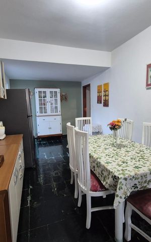 Casa à venda com 360m², 3 quartos e 3 vagas Casa à venda com 360m², 3 quartos e 3 vagasCozinha