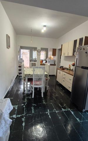 Casa à venda com 360m², 3 quartos e 3 vagas Casa à venda com 360m², 3 quartos e 3 vagasCozinha