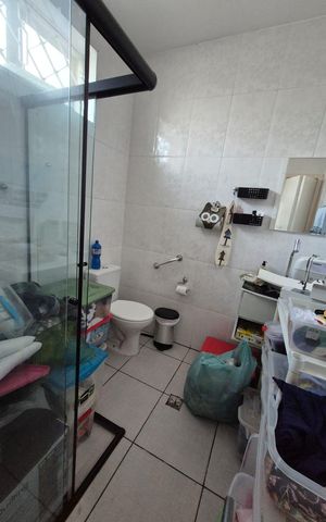 Casa à venda com 360m², 3 quartos e 3 vagas Casa à venda com 360m², 3 quartos e 3 vagasBanheiro