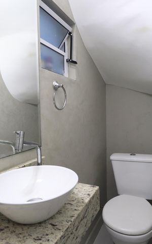 Casa de condomínio à venda com 110m², 2 quartos e 1 vagaLavabo
