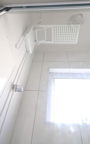 Casa de condomínio à venda com 110m², 2 quartos e 1 vagaBanheiro da Suíte 2