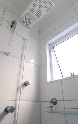 Casa de condomínio à venda com 110m², 2 quartos e 1 vagaBanheiro da Suíte 2