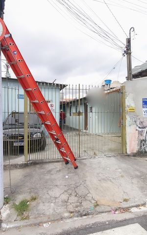 Casa à venda com 250m², 4 quartos e sem vaga Casa à venda com 250m², 4 quartos e sem vagaFachada