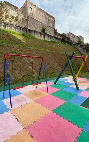 Apartamento à venda com 49m², 2 quartos e 1 vaga Apartamento à venda com 49m², 2 quartos e 1 vagaÁrea Comum - Playground