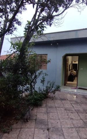 Casa à venda com 125m², 4 quartos e 2 vagas Casa à venda com 125m², 4 quartos e 2 vagasÁrea externa