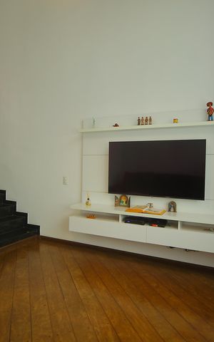 Casa à venda com 377m², 4 quartos e 4 vagasSala de TV 
