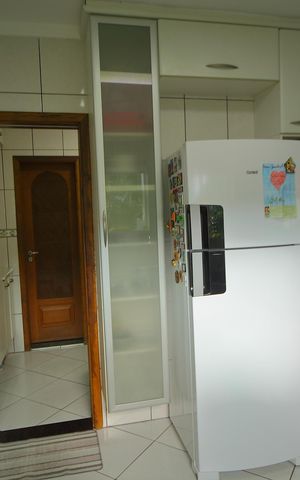 Casa à venda com 377m², 4 quartos e 4 vagasCozinha 