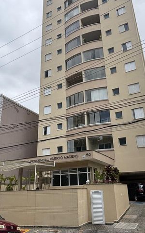 Apartamento à venda com 75m², 2 quartos e 1 vaga Apartamento à venda com 75m², 2 quartos e 1 vagaFachada e portaria