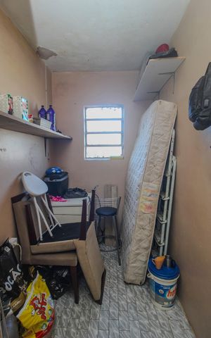 Casa à venda com 180m², 5 quartos e sem vaga Casa à venda com 180m², 5 quartos e sem vagaQuarto de serviço