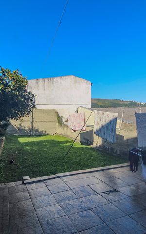 Casa à venda com 180m², 5 quartos e sem vaga Casa à venda com 180m², 5 quartos e sem vagaQuintal