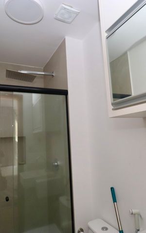 Studio para alugar com 35m², 1 quarto e 1 vaga Studio para alugar com 35m², 1 quarto e 1 vagaBanheiro