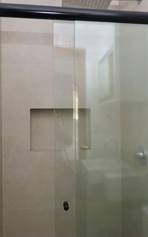 Studio para alugar com 35m², 1 quarto e 1 vaga Studio para alugar com 35m², 1 quarto e 1 vagaBanheiro