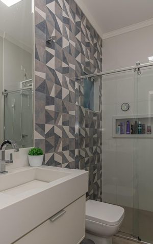 Casa de condomínio para alugar com 116m², 2 quartos e 2 vagas Casa de condomínio para alugar com 116m², 2 quartos e 2 vagasBanheiro da Suíte