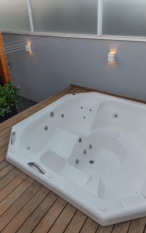Casa de condomínio para alugar com 116m², 2 quartos e 2 vagas Casa de condomínio para alugar com 116m², 2 quartos e 2 vagasJacuzzi