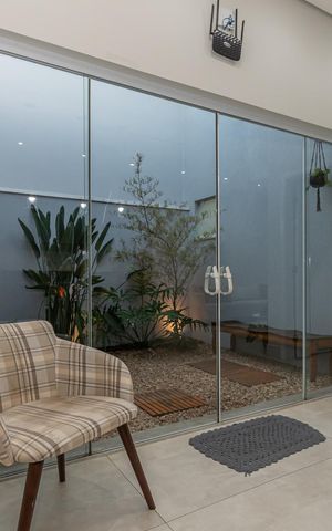 Casa de condomínio para alugar com 116m², 2 quartos e 2 vagas Casa de condomínio para alugar com 116m², 2 quartos e 2 vagasArea de Luz