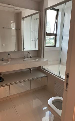 Apartamento para alugar com 154m², 4 quartos e 3 vagas