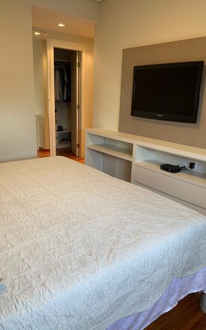 Apartamento para alugar com 154m², 4 quartos e 3 vagas