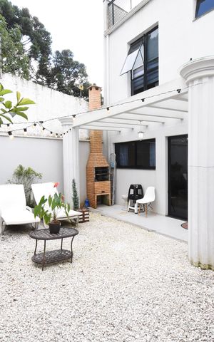 Casa de condomínio à venda com 270m², 4 quartos e 2 vagasÁrea externa