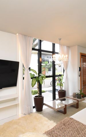 Casa de condomínio à venda com 270m², 4 quartos e 2 vagasSala