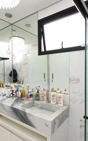 Casa de condomínio à venda com 270m², 4 quartos e 2 vagasBanheiro 3