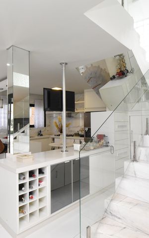 Casa de condomínio à venda com 270m², 4 quartos e 2 vagasSala