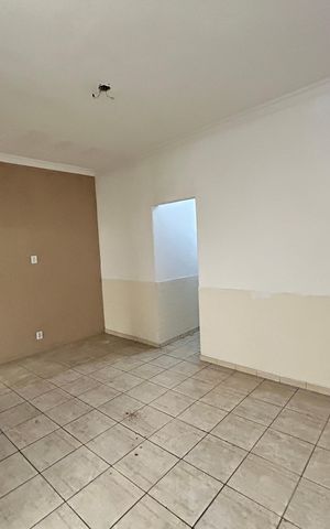 Casa à venda com 76m², 2 quartos e 1 vagaSala