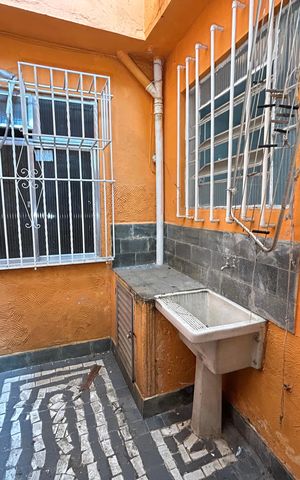 Casa à venda com 76m², 2 quartos e 1 vagaÁrea de Serviço