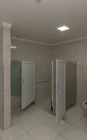 Casa à venda com 1250m², 4 quartos e 5 vagas Casa à venda com 1250m², 4 quartos e 5 vagasBanheiros Adaptados