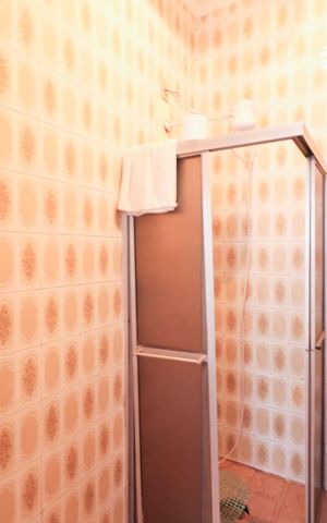Casa à venda com 141m², 2 quartos e 1 vaga Casa à venda com 141m², 2 quartos e 1 vagaBanheiro