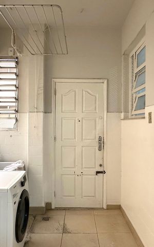 Apartamento para alugar com 144m², 3 quartos e sem vaga Apartamento para alugar com 144m², 3 quartos e sem vagaÁrea de serviço