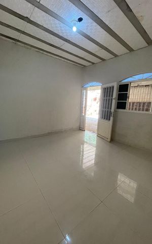 Casa à venda com 276m², 2 quartos e 2 vagas Casa à venda com 276m², 2 quartos e 2 vagasSala