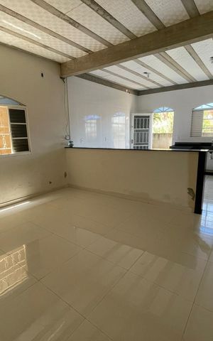 Casa à venda com 276m², 2 quartos e 2 vagas Casa à venda com 276m², 2 quartos e 2 vagasSala