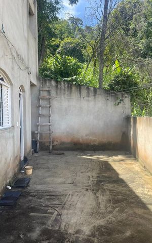 Casa à venda com 276m², 2 quartos e 2 vagas Casa à venda com 276m², 2 quartos e 2 vagasQuintal