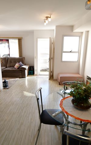 Casa de condomínio à venda com 100m², 3 quartos e 2 vagasSala