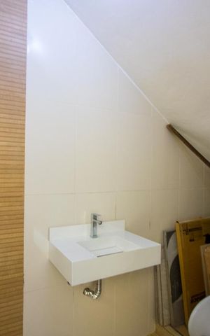 Casa para alugar com 230m², 4 quartos e 2 vagas Casa para alugar com 230m², 4 quartos e 2 vagasBanheiro de serviço