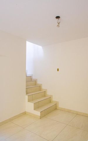 Casa para alugar com 230m², 4 quartos e 2 vagas Casa para alugar com 230m², 4 quartos e 2 vagasÁrea de serviço