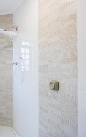 Casa para alugar com 230m², 4 quartos e 2 vagas Casa para alugar com 230m², 4 quartos e 2 vagasBanheiro do quarto 1