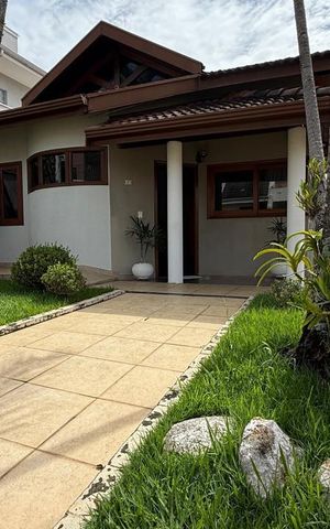 Casa de condomínio à venda com 314m², 3 quartos e 4 vagas
