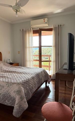 Casa de condomínio à venda com 314m², 3 quartos e 4 vagas